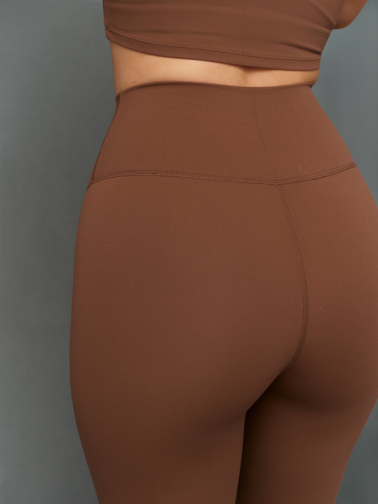 Carbon38 Contrast Scallop Edge Legging in Melt - Carafe/White