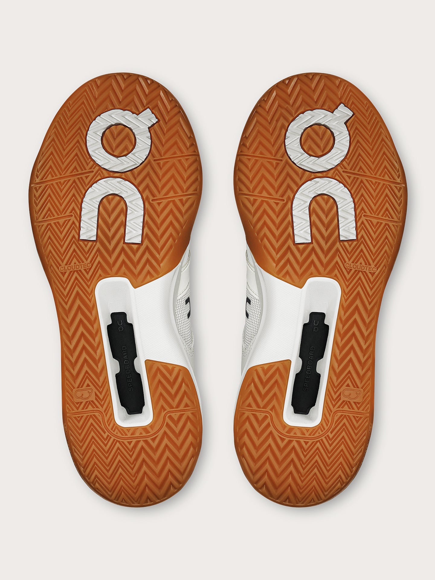 Carbon38 THE ROGER Clubhouse Pro - Ivory | Grenadine