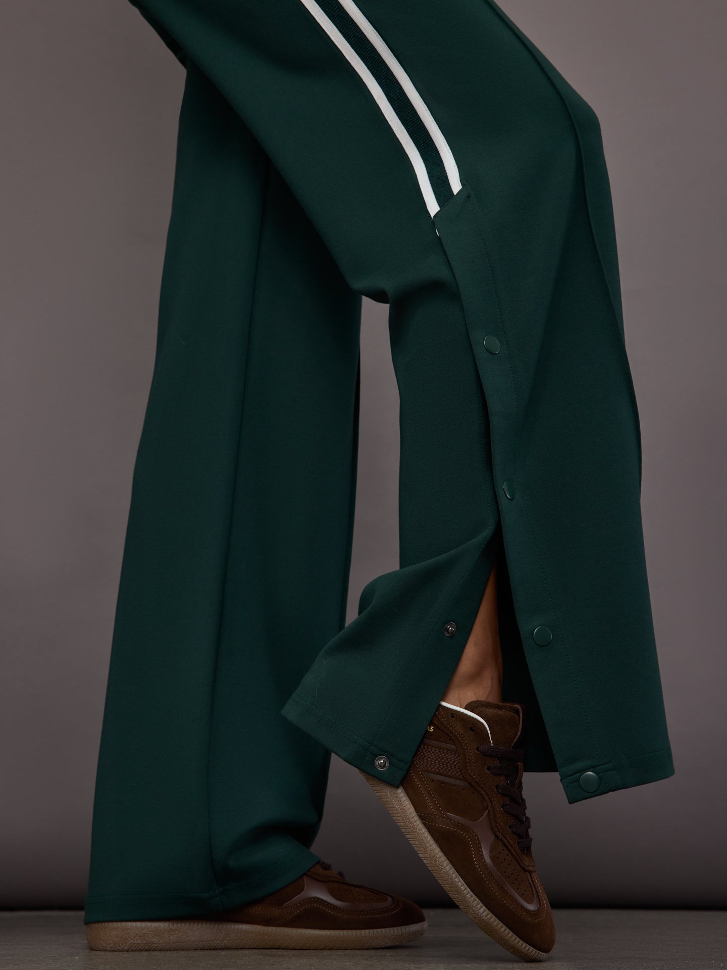 Carbon38 Cobra Zephyr Wide Leg Pant - Green
