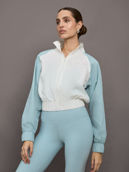 Carbon38 Colorblock Windbreaker - Cloud Dancer / Sky Blue