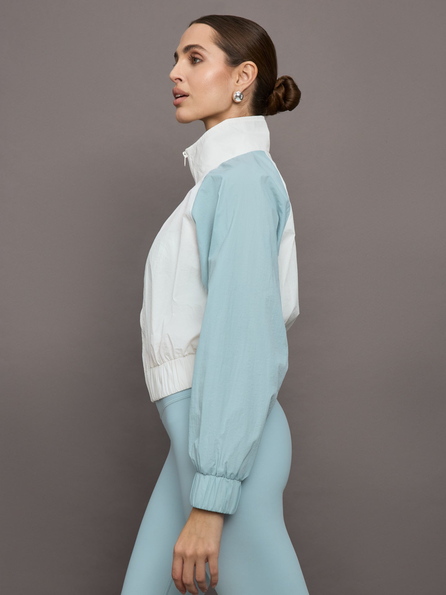 Carbon38 Colorblock Windbreaker - Cloud Dancer / Sky Blue