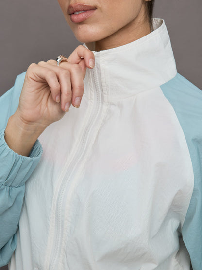 Carbon38 Colorblock Windbreaker - Cloud Dancer / Sky Blue