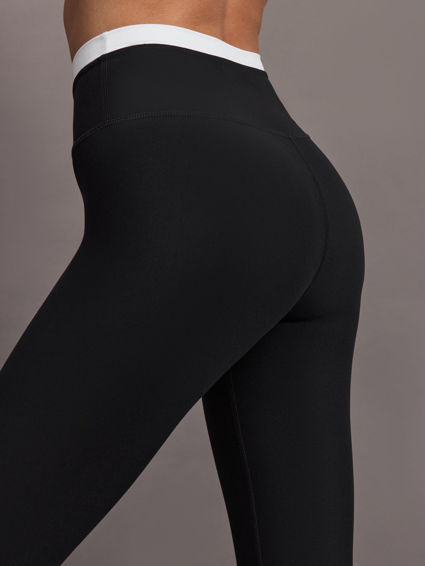Carbon38 Contrast Waistband Legging in Melt - Black/White