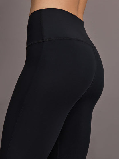 Carbon38 High Rise Capri Legging in Melt - Black