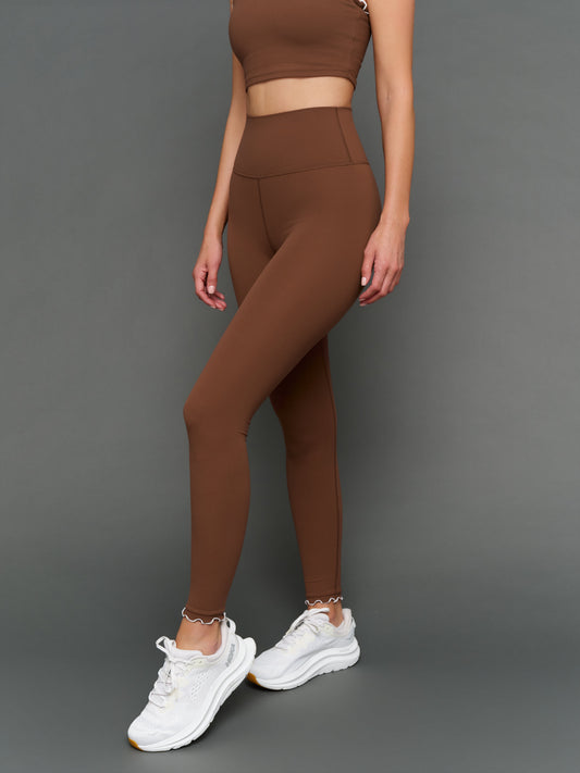 Carbon38 Contrast Scallop Edge Legging in Melt - Carafe/White