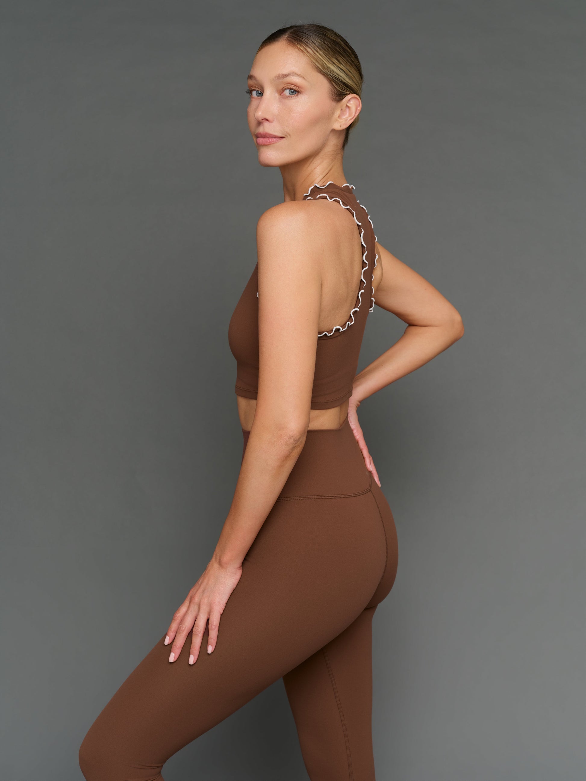 Carbon38 Contrast Scallop Edge Legging in Melt - Carafe/White