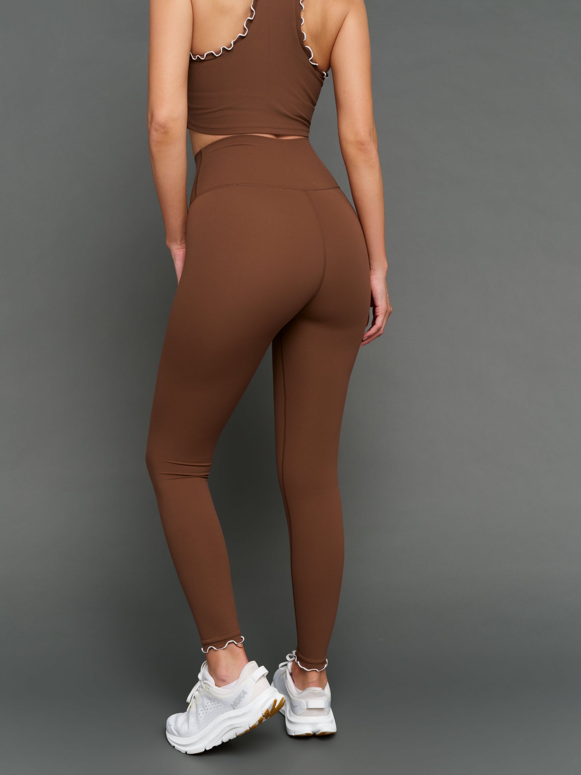 Carbon38 Contrast Scallop Edge Legging in Melt - Carafe/White