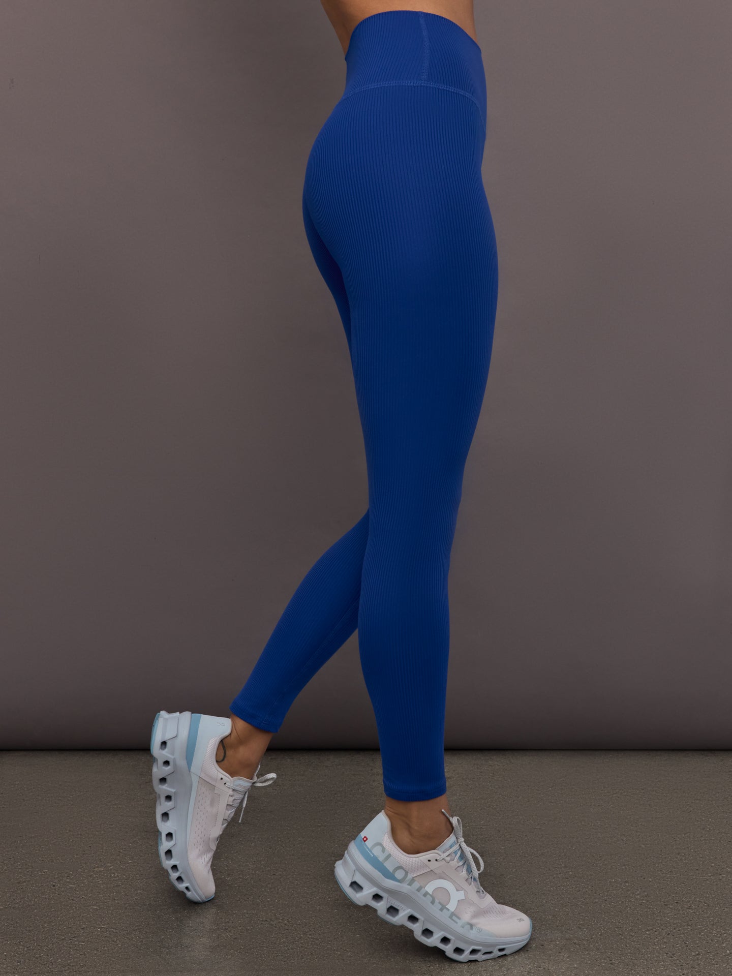 Carbon38 High Rise Legging in Ribbed Melt - Cobalt