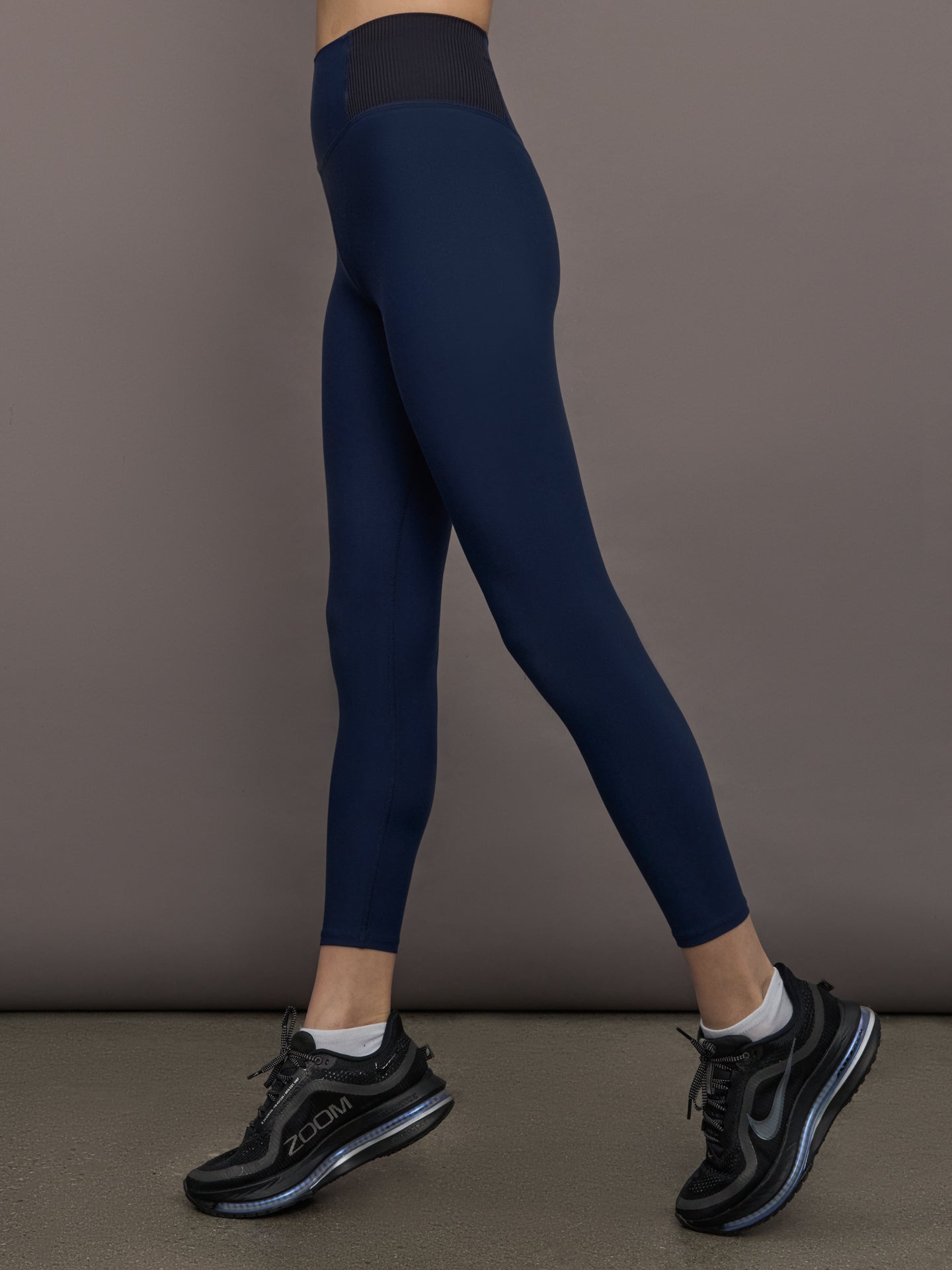 Carbon38 Seamed Legging in Melt - Navy/Black