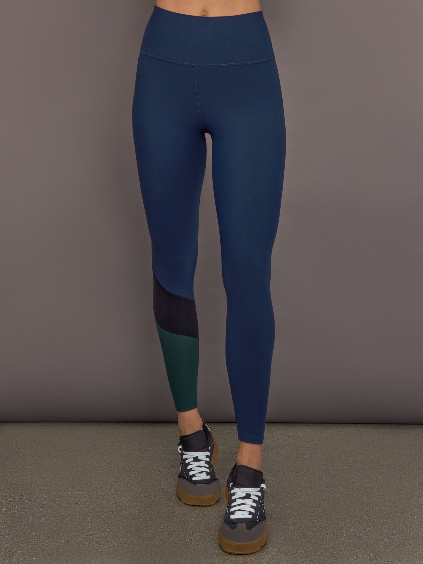 Carbon38 Colorblock Legging in Melt - Navy/Black/Forest