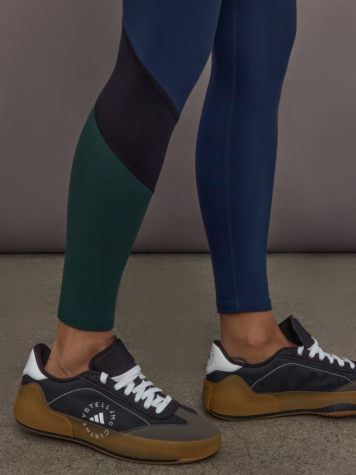 Carbon38 Colorblock Legging in Melt - Navy/Black/Forest