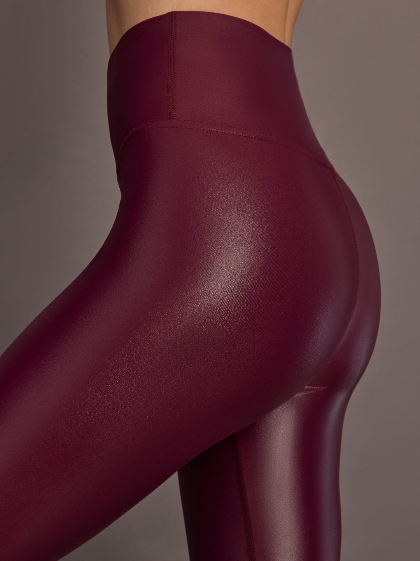 Carbon38 High Rise 7/8 Legging in Takara Shine - Fig