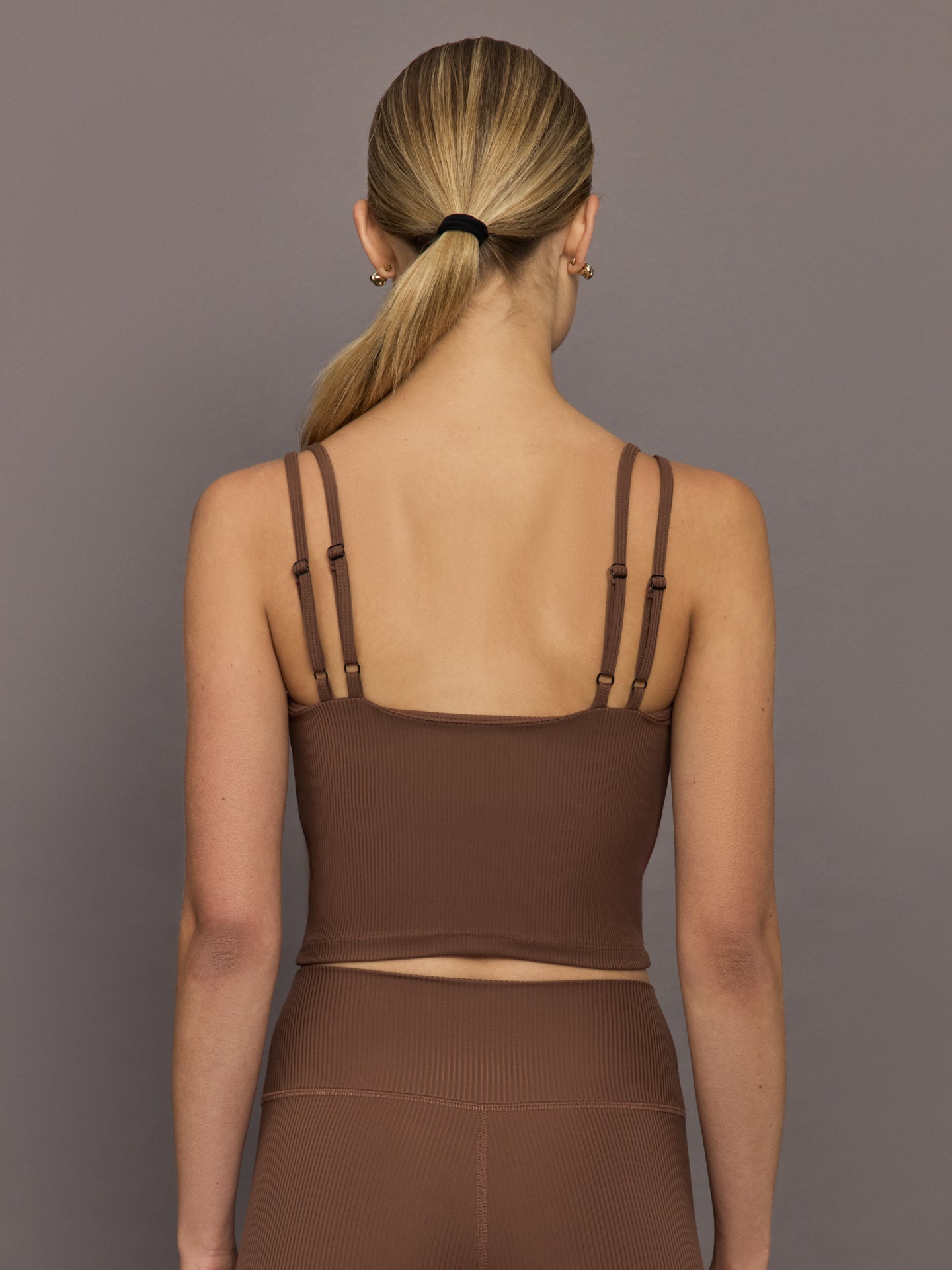 Carbon38 V-Neck Tank in Ribbed Melt - Cocoa Brown