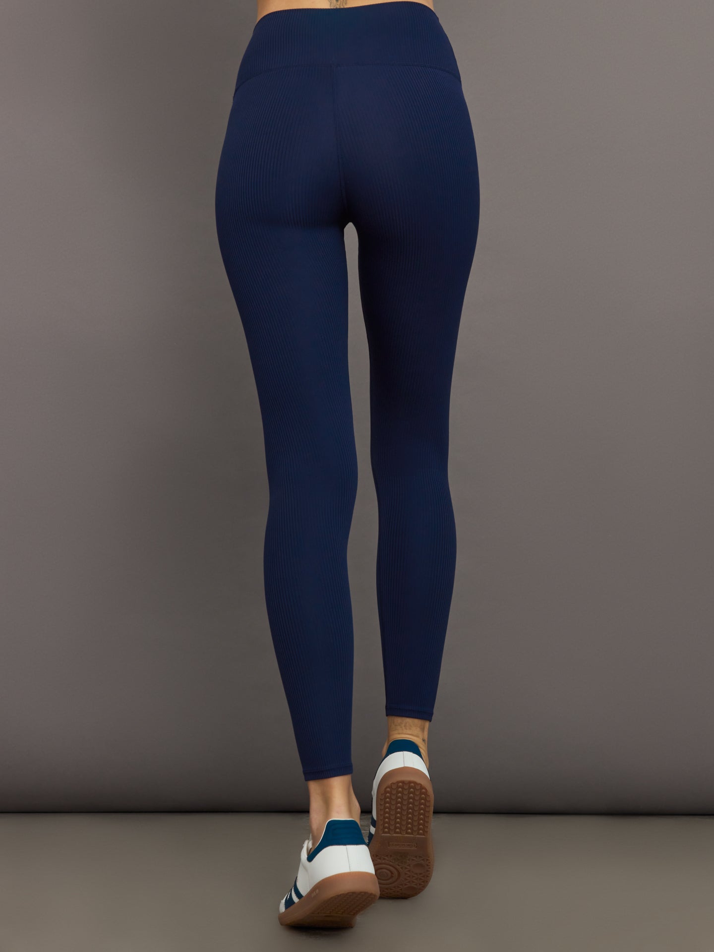 Carbon38 High Rise Legging in Ribbed Melt - True Navy