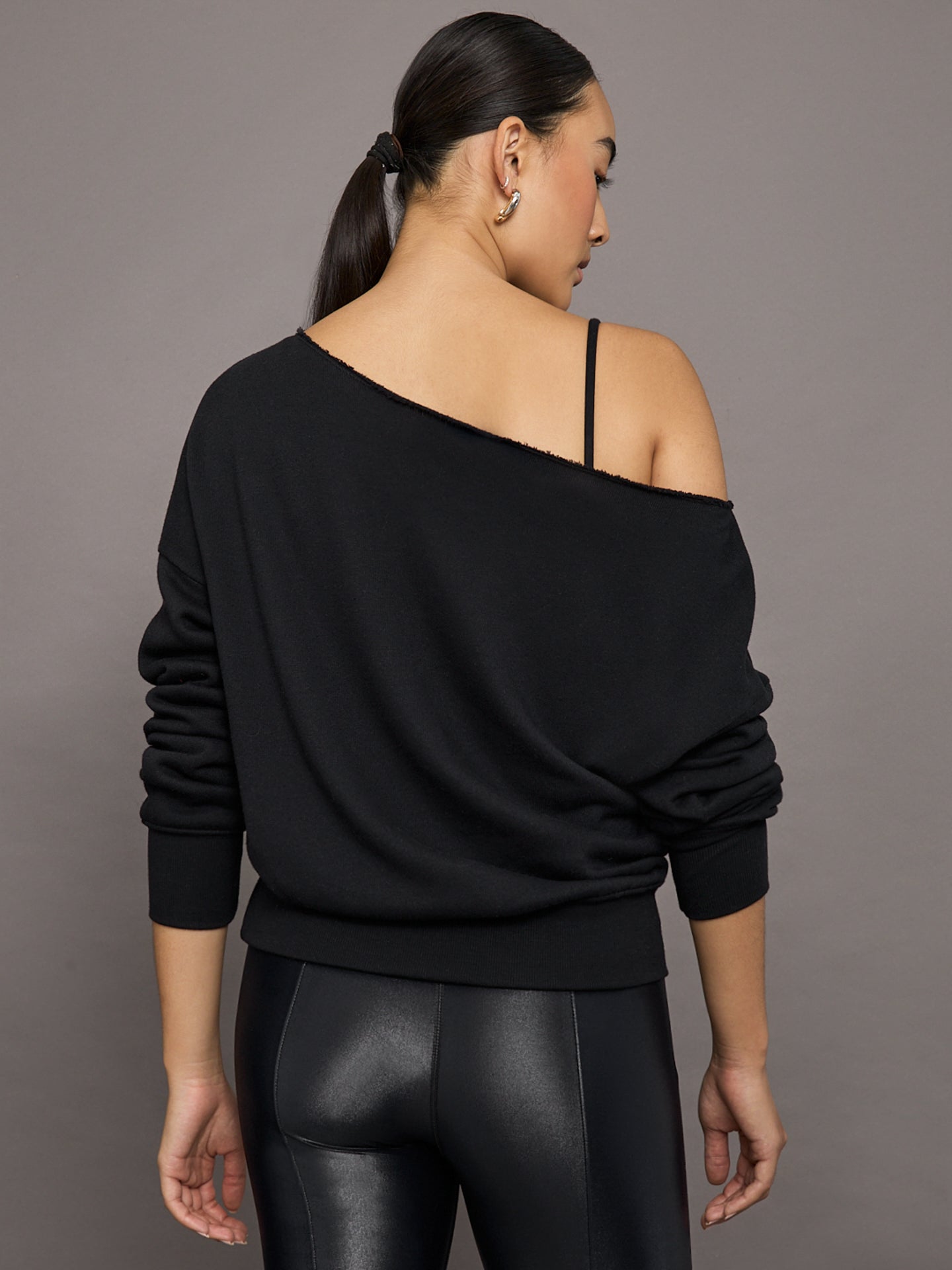Carbon38 Off Shoulder Sweatshirt in French Terry - BLACK