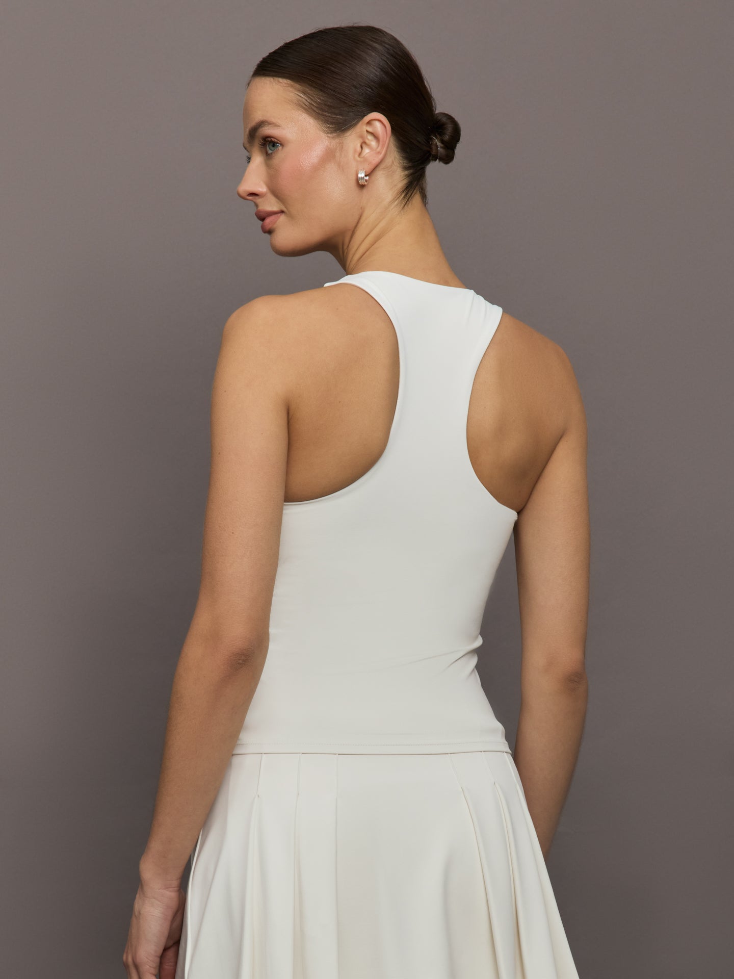 Carbon38 Racer High Neck Active Tank in Diamond Compression - Cloud Dancer