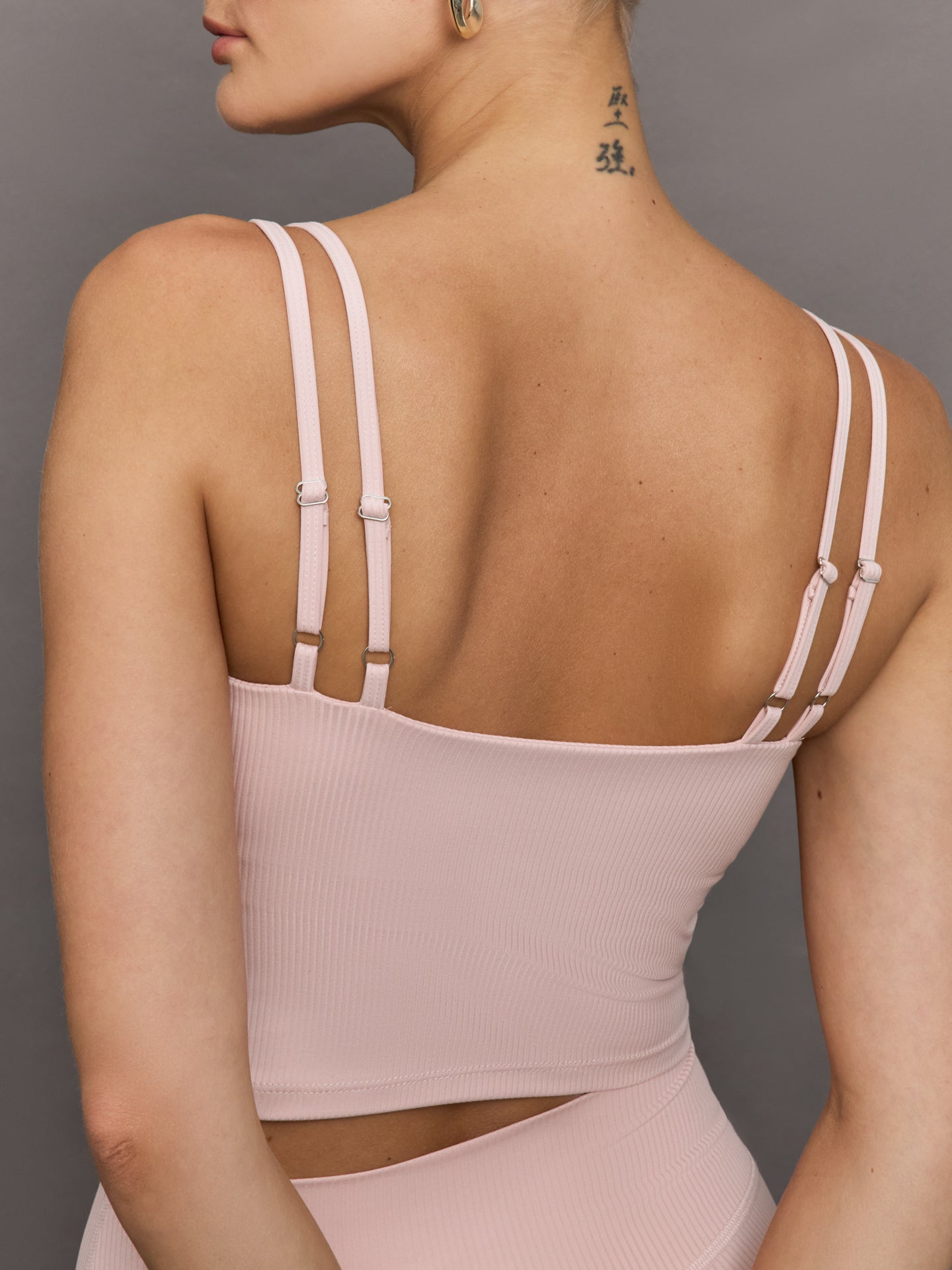 Carbon38 V-Neck Tank in Ribbed Melt - Lotus