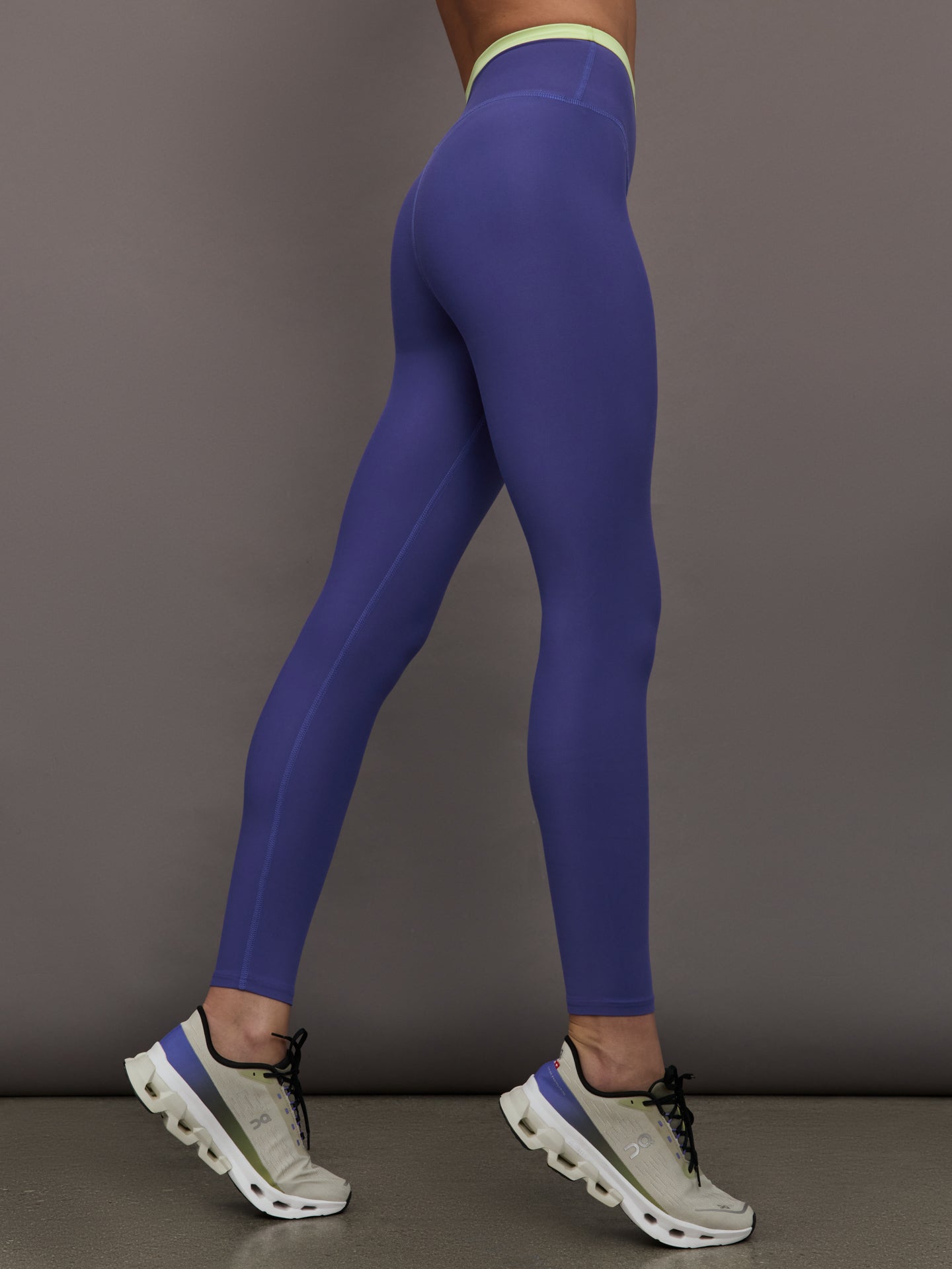 Carbon38 Contrast Waistband Legging in Melt - Future Dusk / Matcha