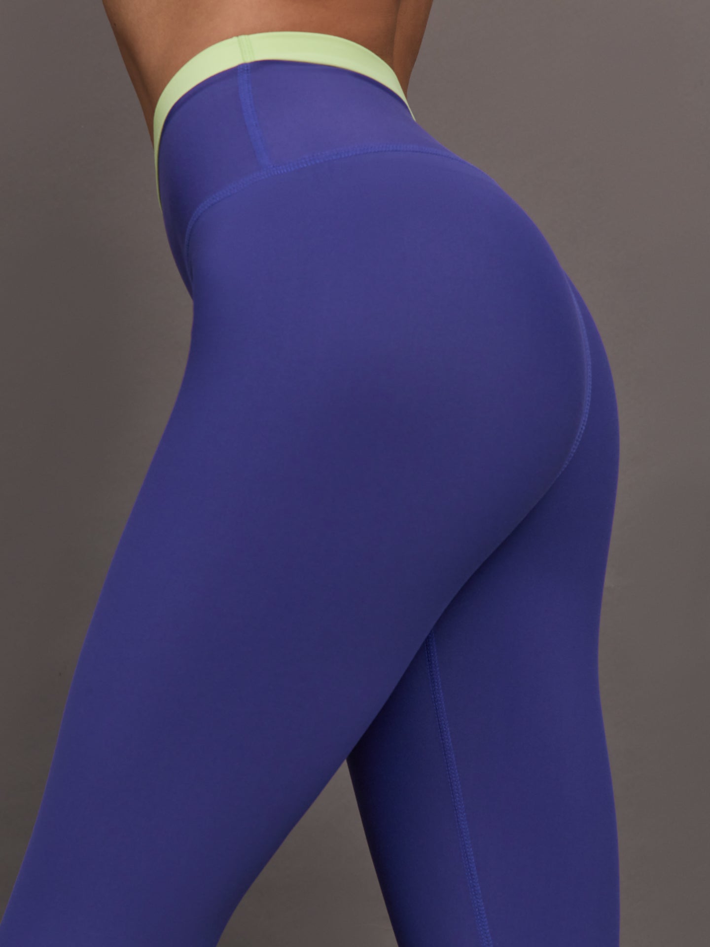 Carbon38 Contrast Waistband Legging in Melt - Future Dusk / Matcha