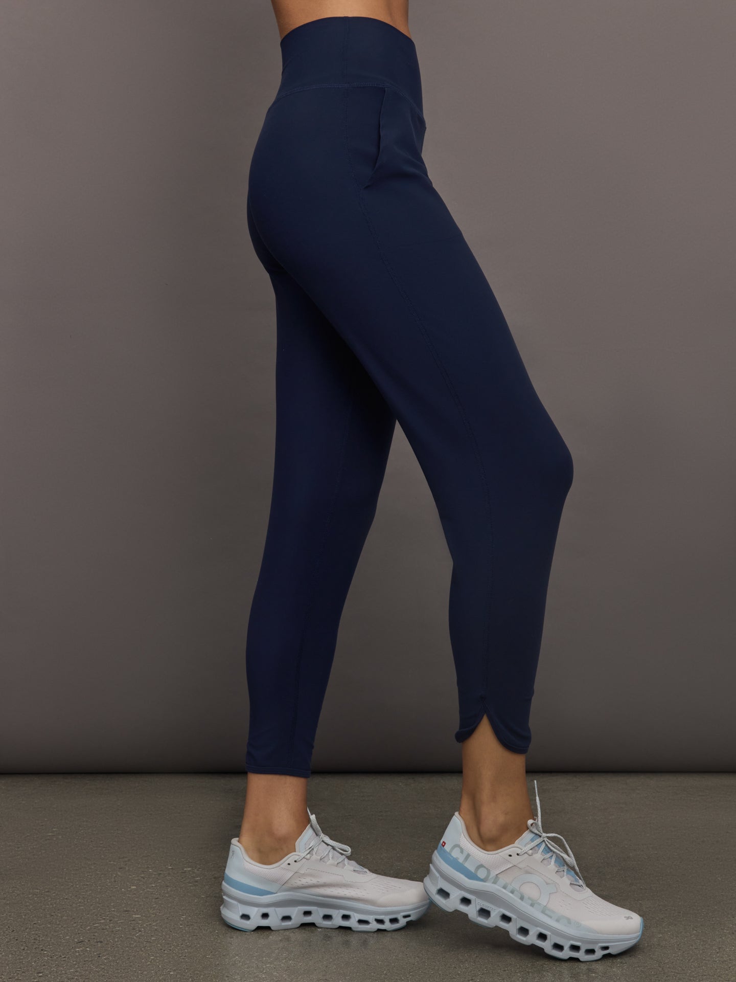 Carbon38 Jogger in Melt - Navy Blazer