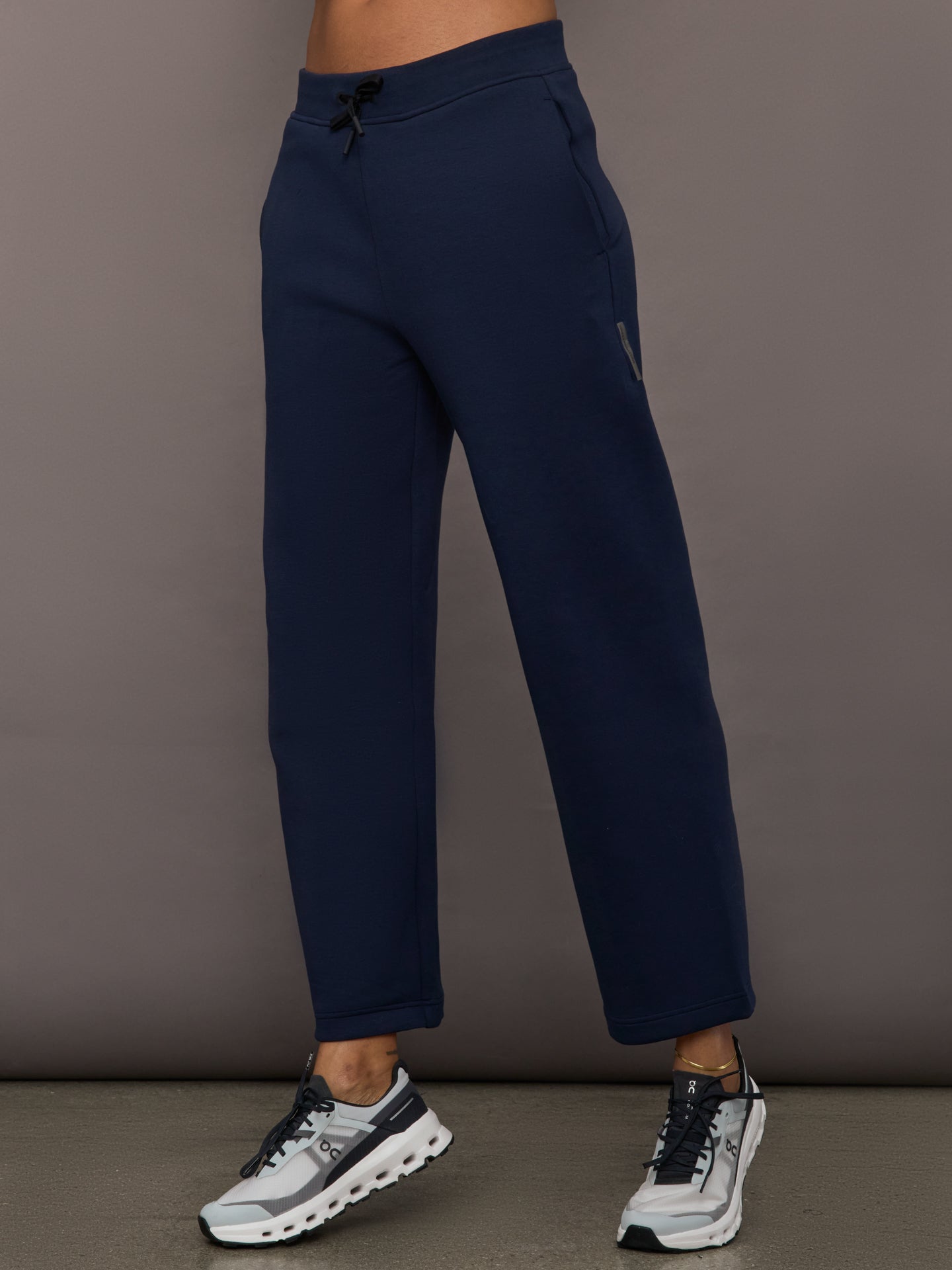 Carbon38 Focus Tech Sweatpants - Navy
