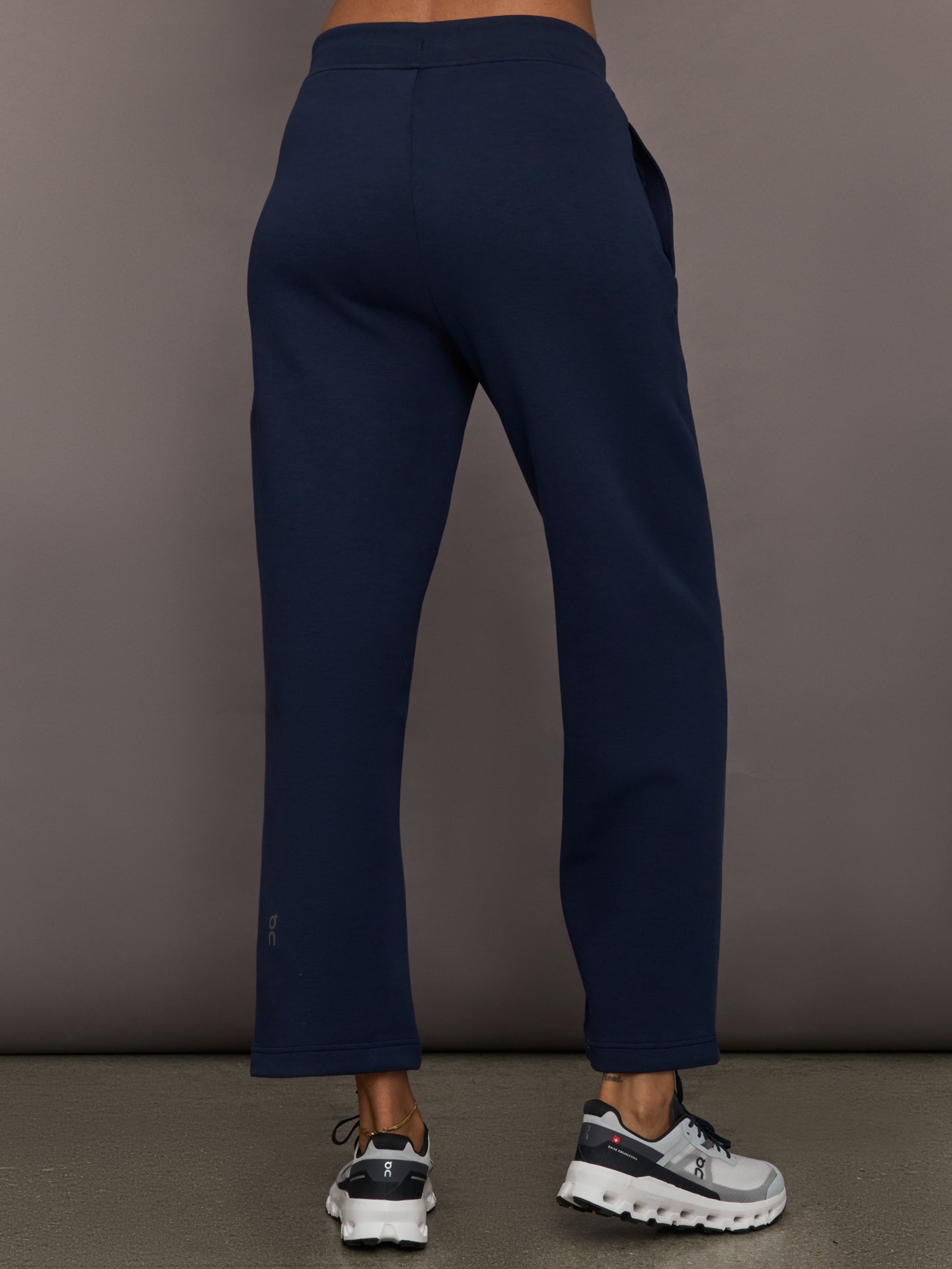 Carbon38 Focus Tech Sweatpants - Navy