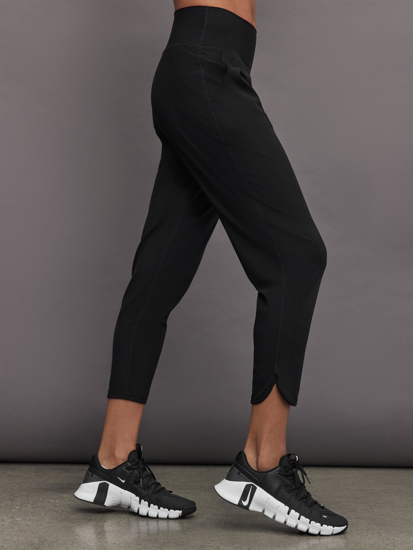 Carbon38 Jogger in Melt - Black