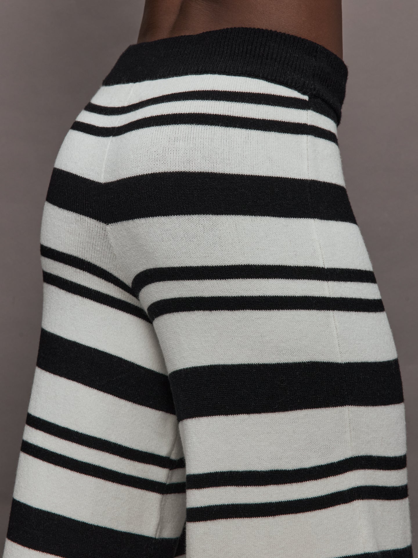 Carbon38 Striped Sweater Pant - Black/Cream