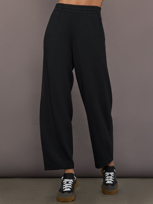 Carbon38 Barrel Leg Pant in Interlock - Black