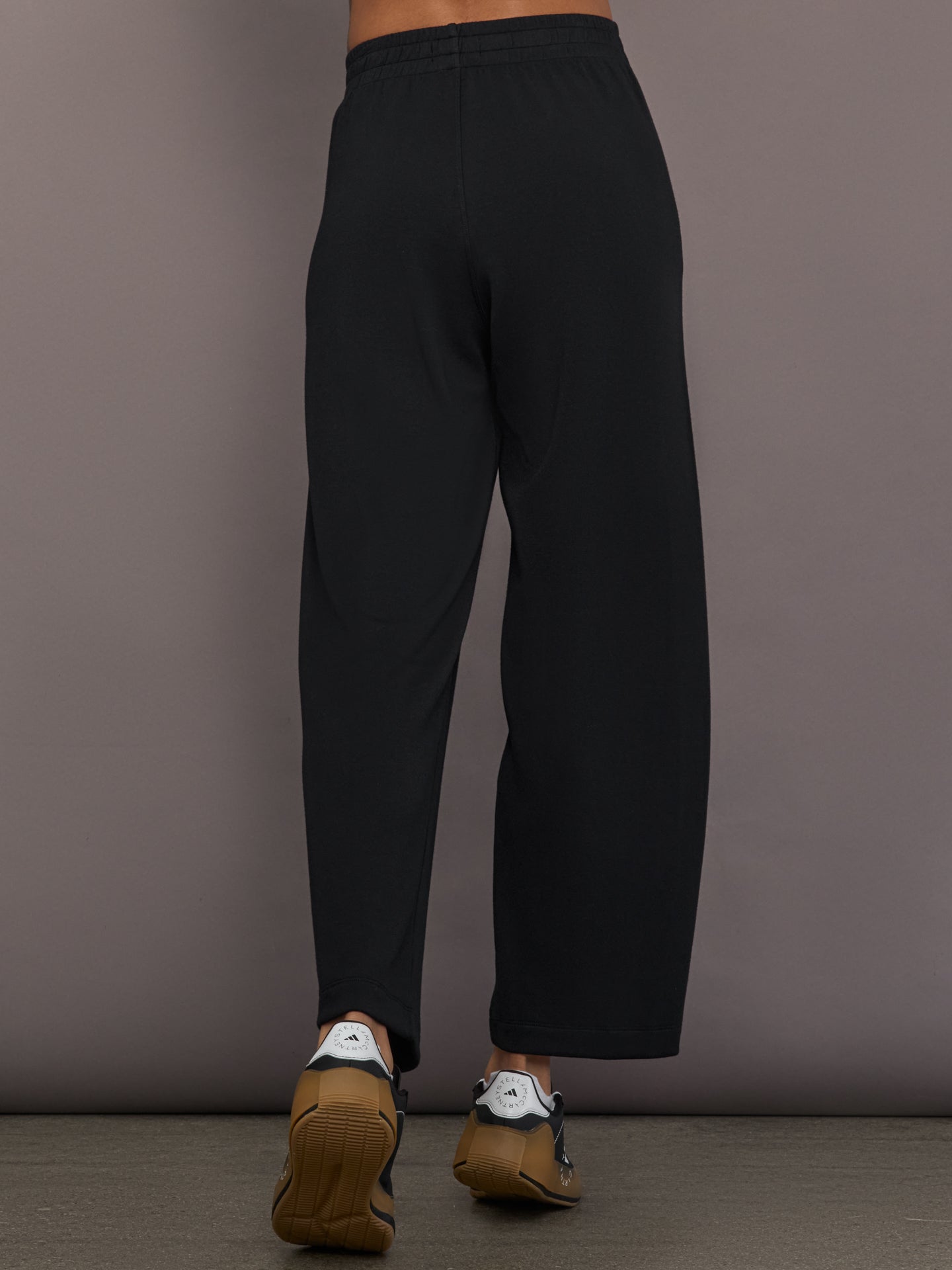 Carbon38 Barrel Leg Pant in Interlock - Black