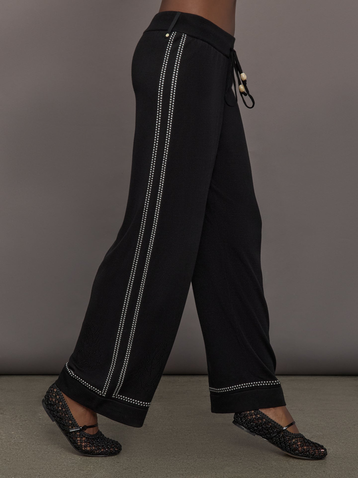 Carbon38 The Lawrence Knit Pant - Ink