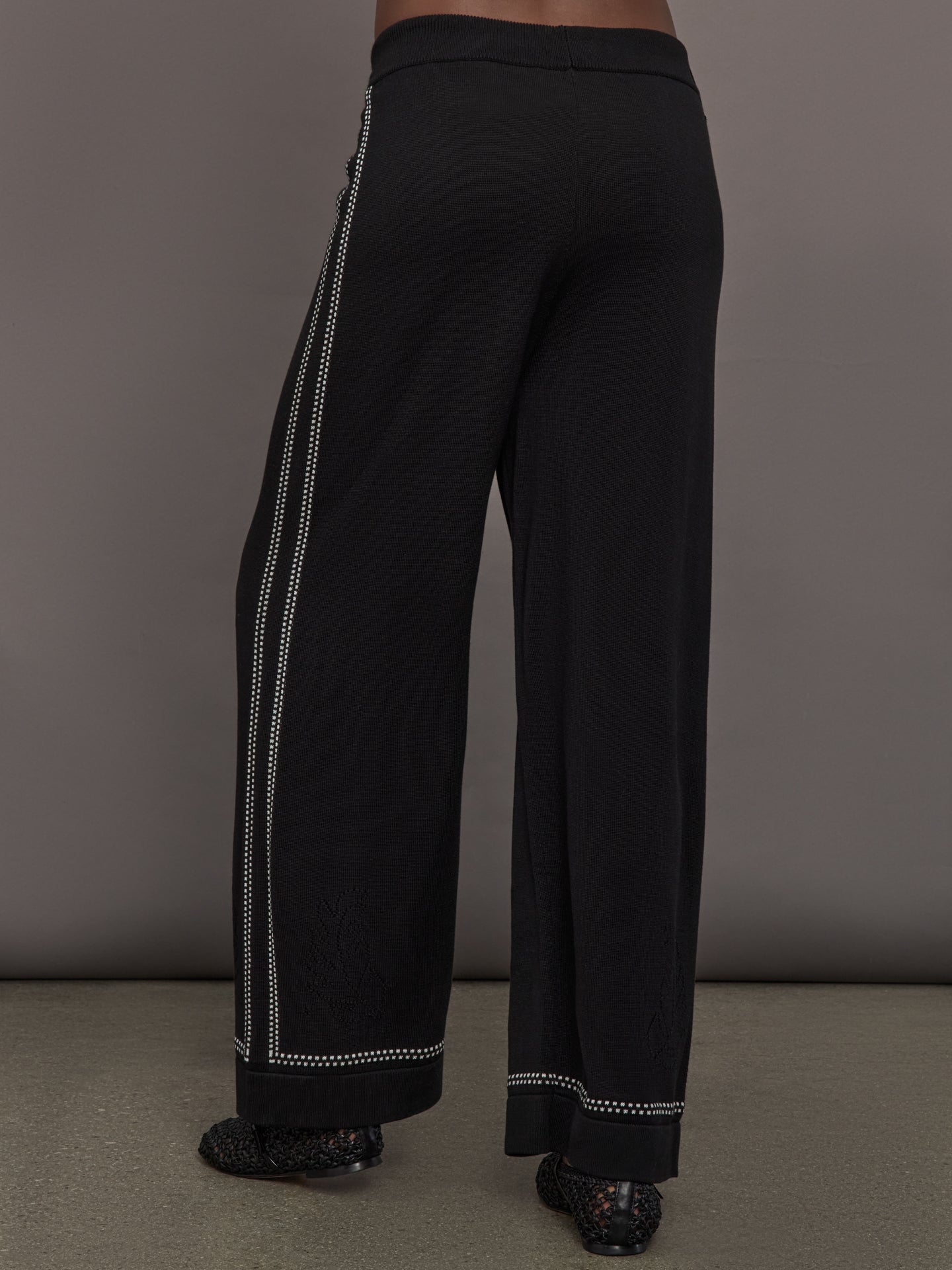 Carbon38 The Lawrence Knit Pant - Ink