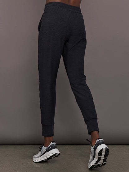 Carbon38 Jogger in Soft Luxe - Heather Black
