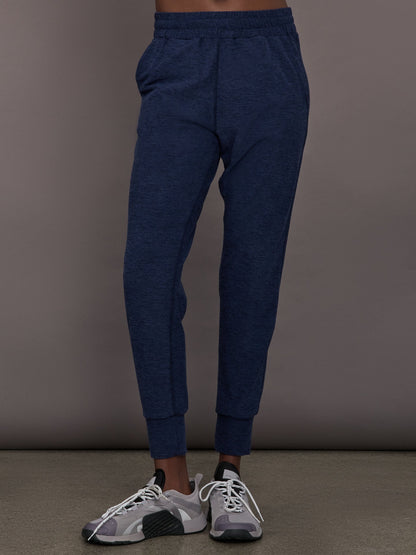 Carbon38 Jogger in Soft Luxe - Heather Navy Blazer