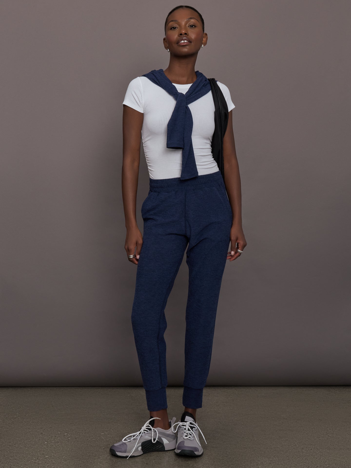 Carbon38 Jogger in Soft Luxe - Heather Navy Blazer