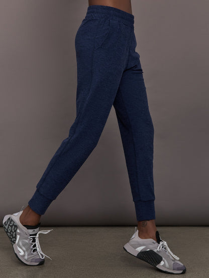 Carbon38 Jogger in Soft Luxe - Heather Navy Blazer