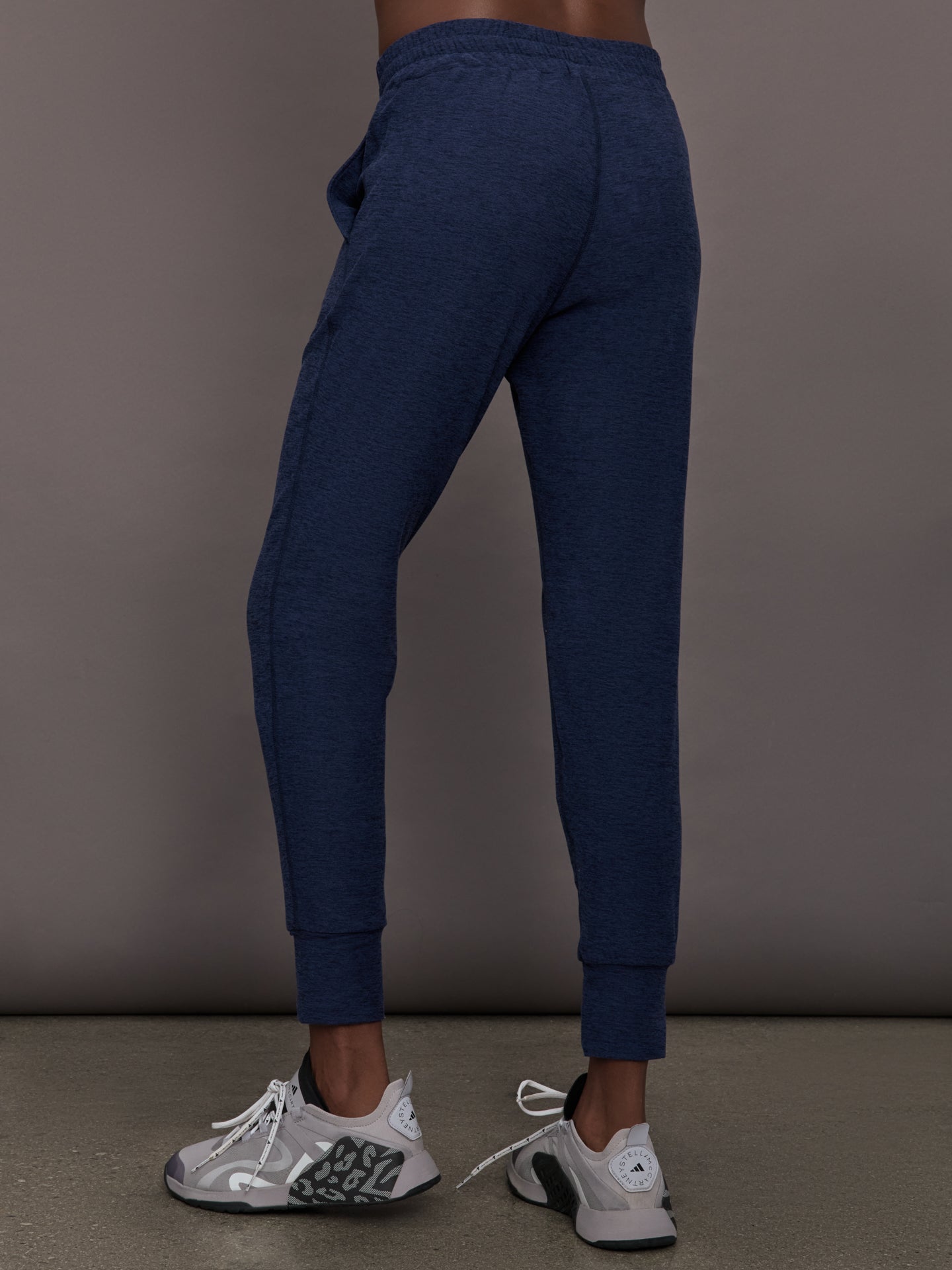 Carbon38 Jogger in Soft Luxe - Heather Navy Blazer