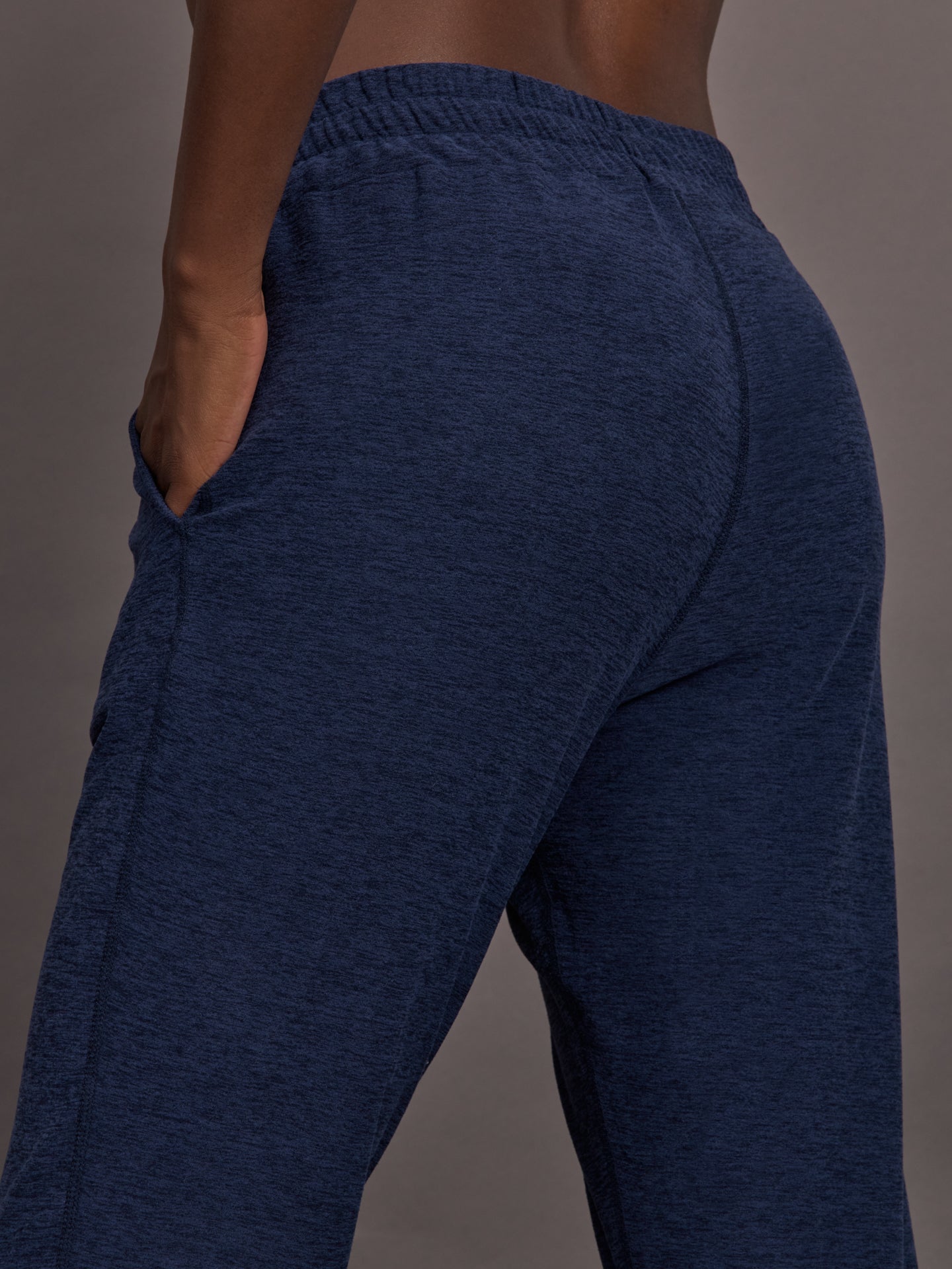 Carbon38 Jogger in Soft Luxe - Heather Navy Blazer