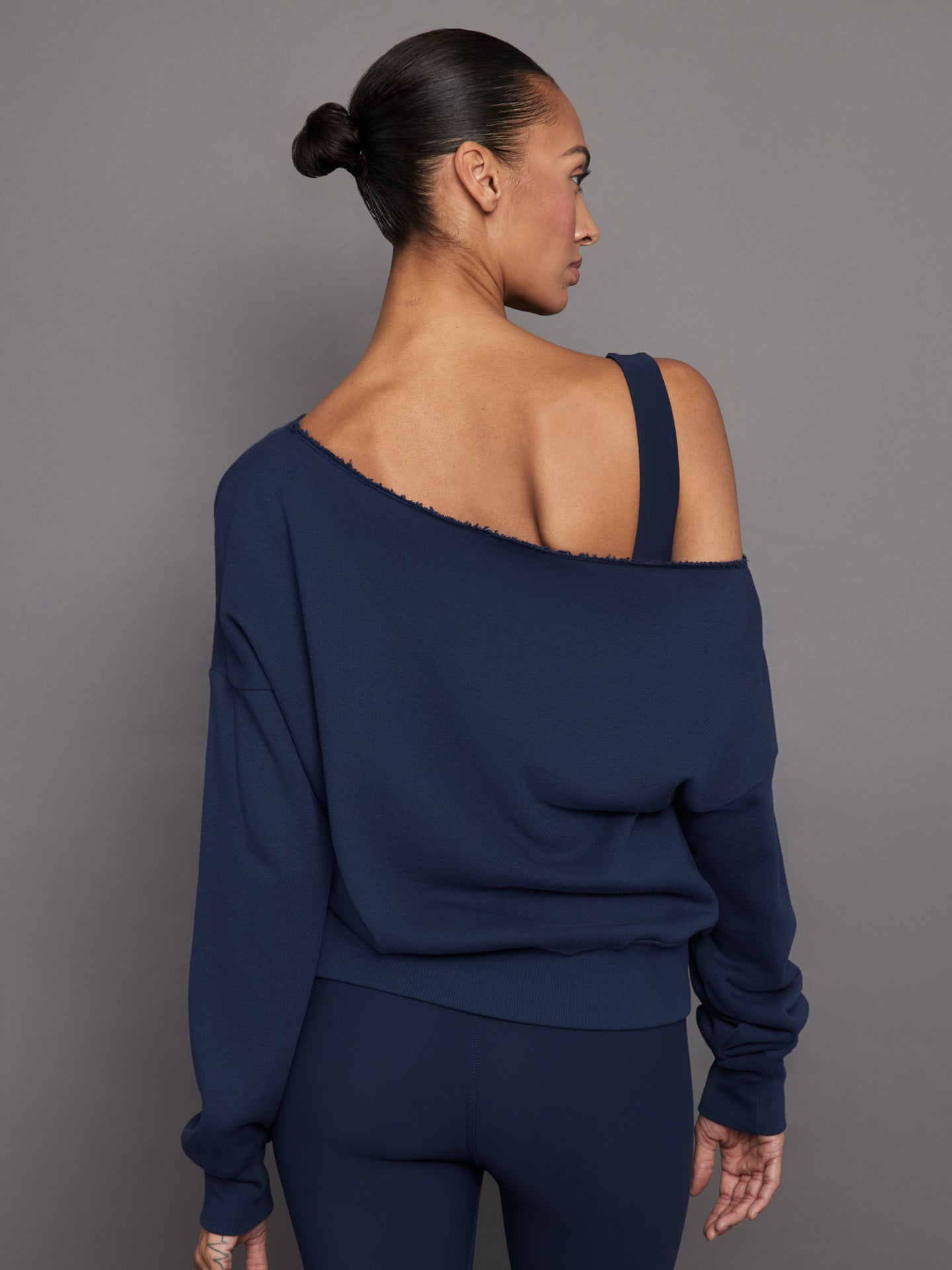 Carbon38 Off Shoulder Sweatshirt in French Terry - Navy Blazer