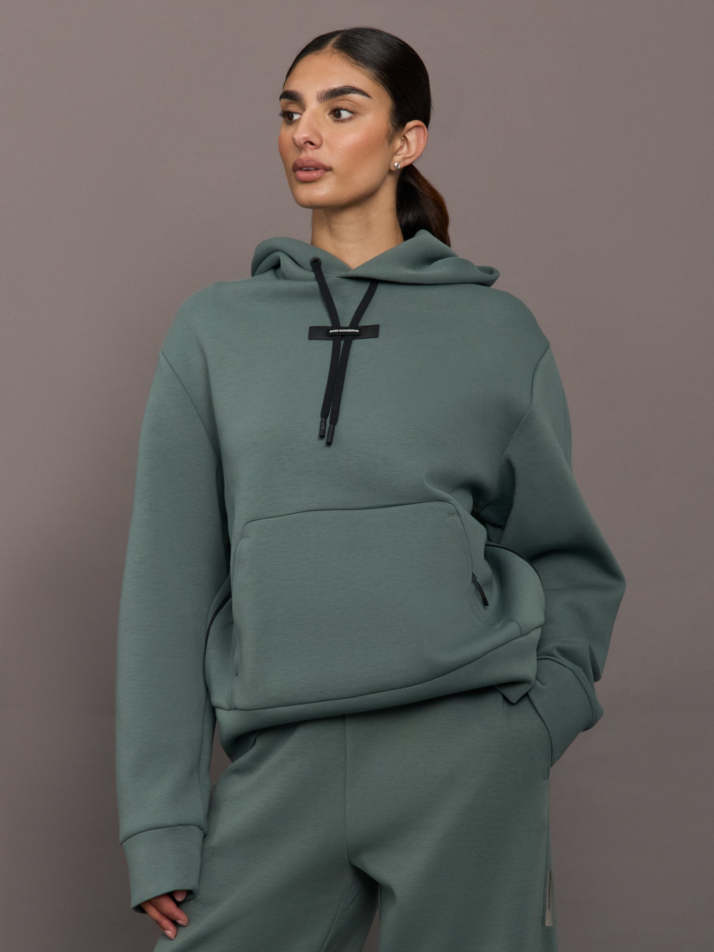 Carbon38 Focus Tech Hoodie - Olive