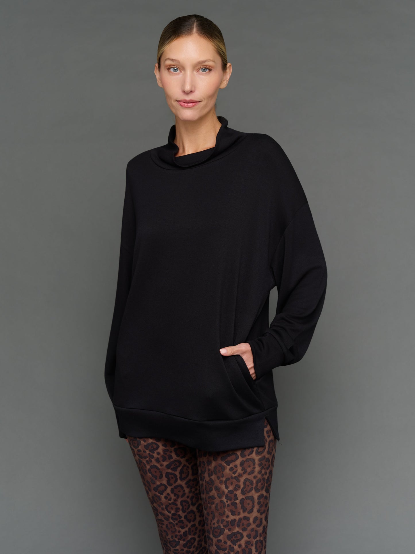 Carbon38 Mock Neck Pullover in Interlock - Black