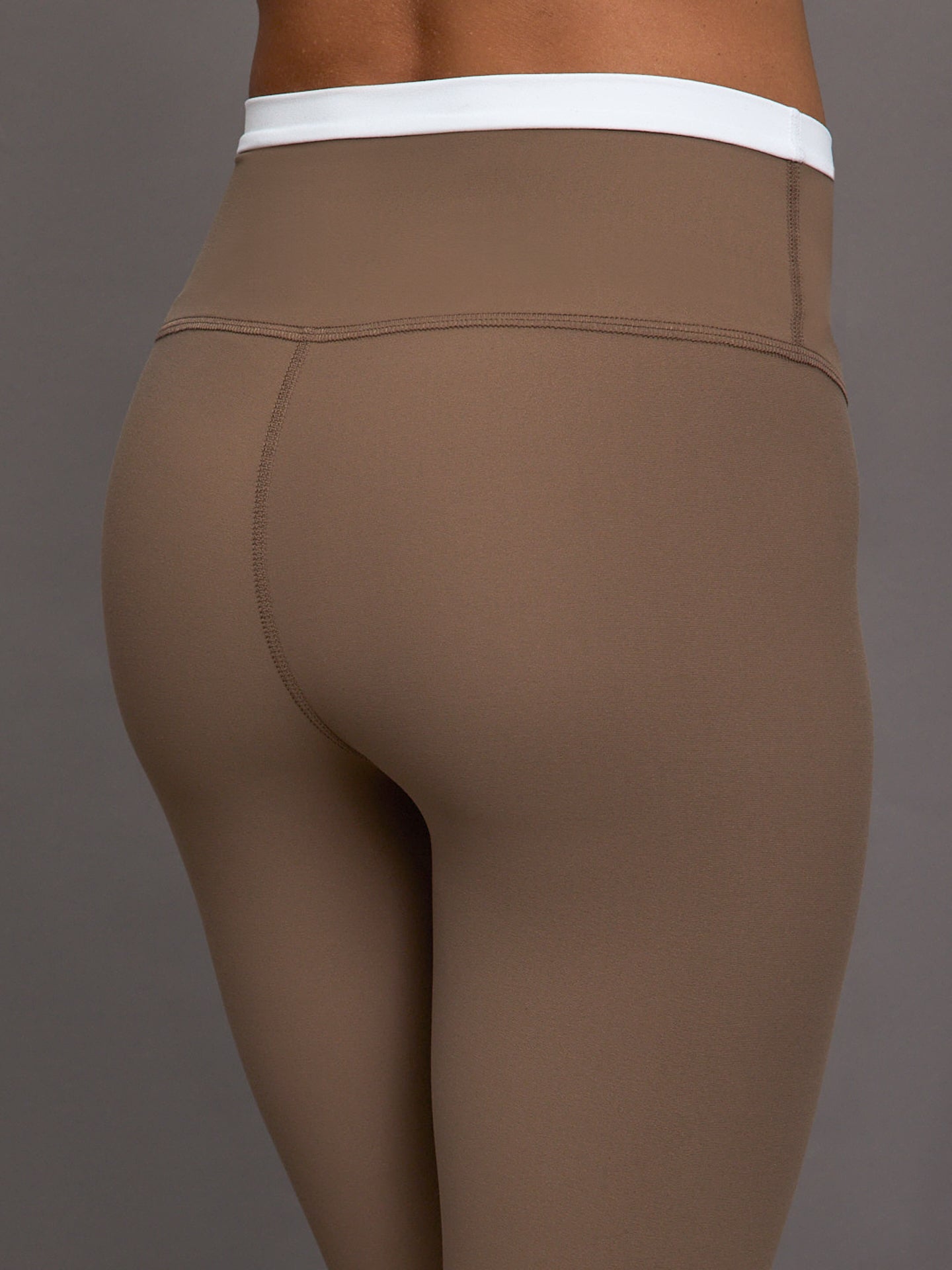 Carbon38 Contrast Waistband Legging in Melt - Caribou/ White