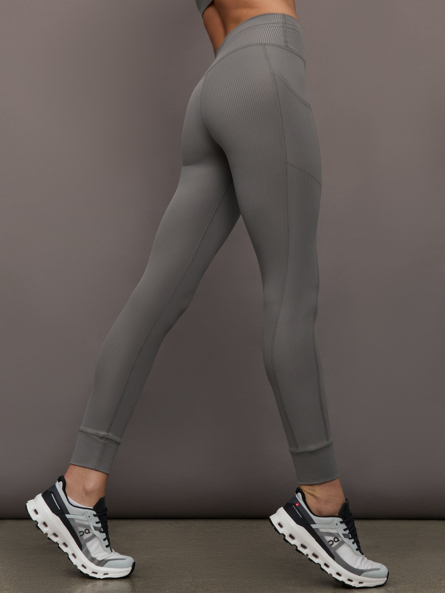 Carbon38 High Rise Pocket Legging in Ribbed Melt - Steel Grey