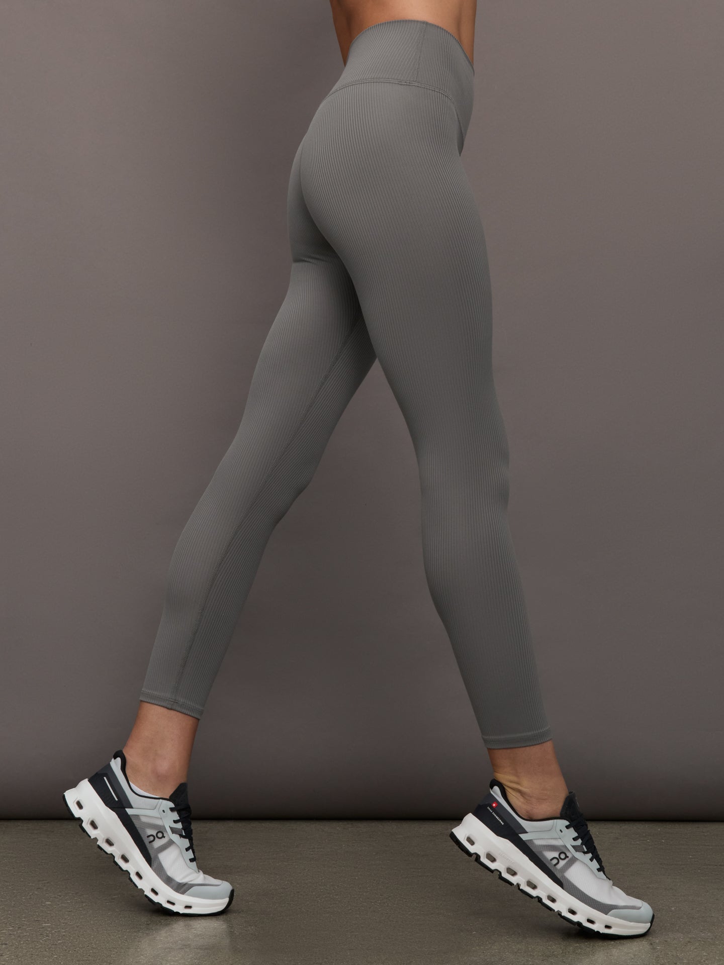 Carbon38 High Rise Legging in Ribbed Melt - Steel Grey