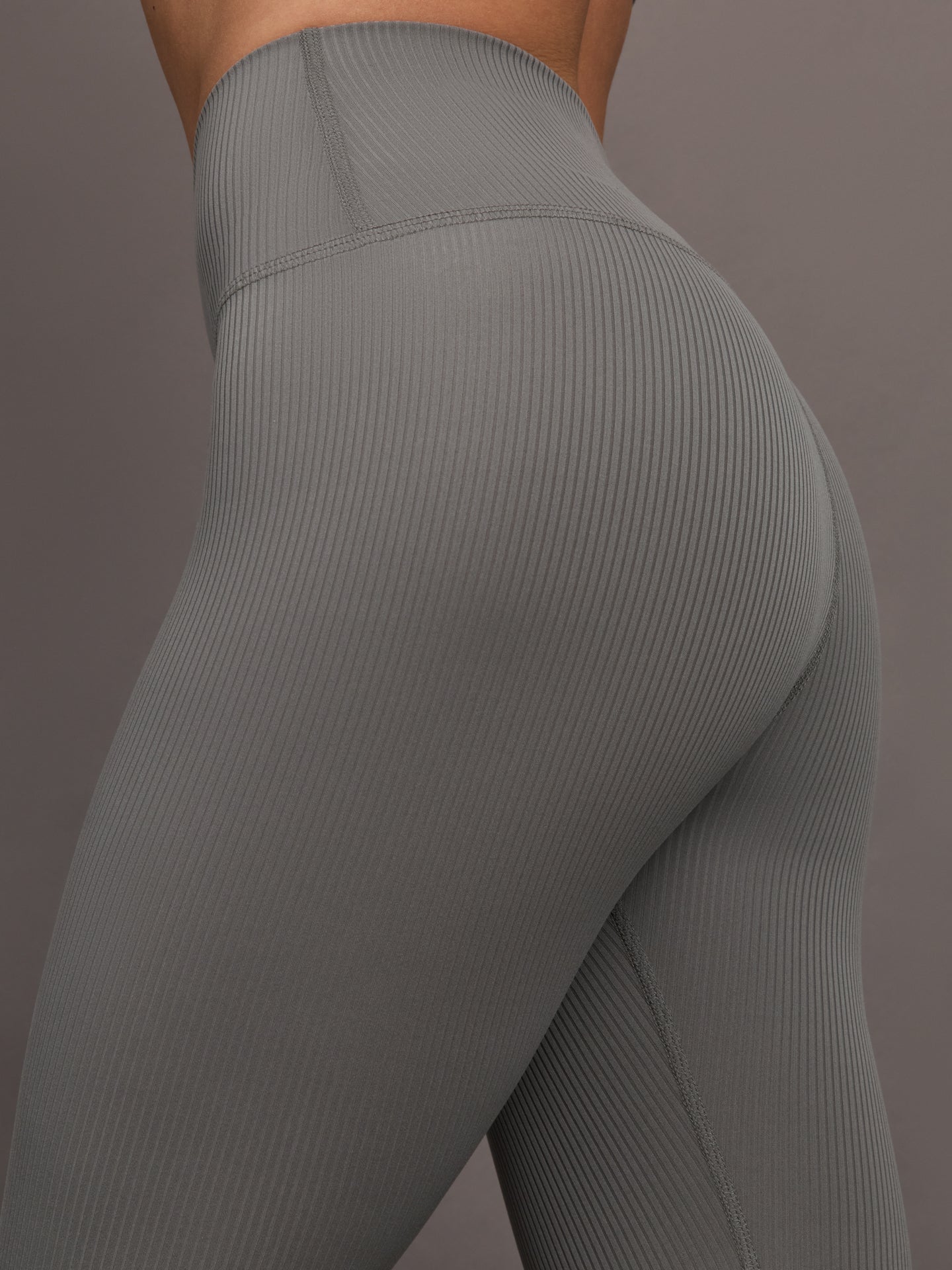 Carbon38 High Rise Legging in Ribbed Melt - Steel Grey
