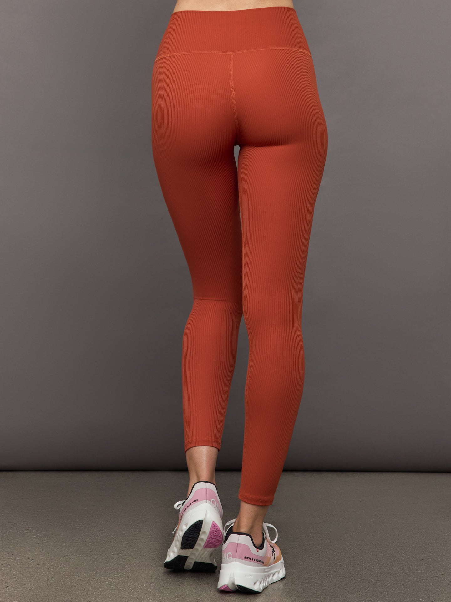 Carbon38 High Rise Legging in Ribbed Melt - Terracotta