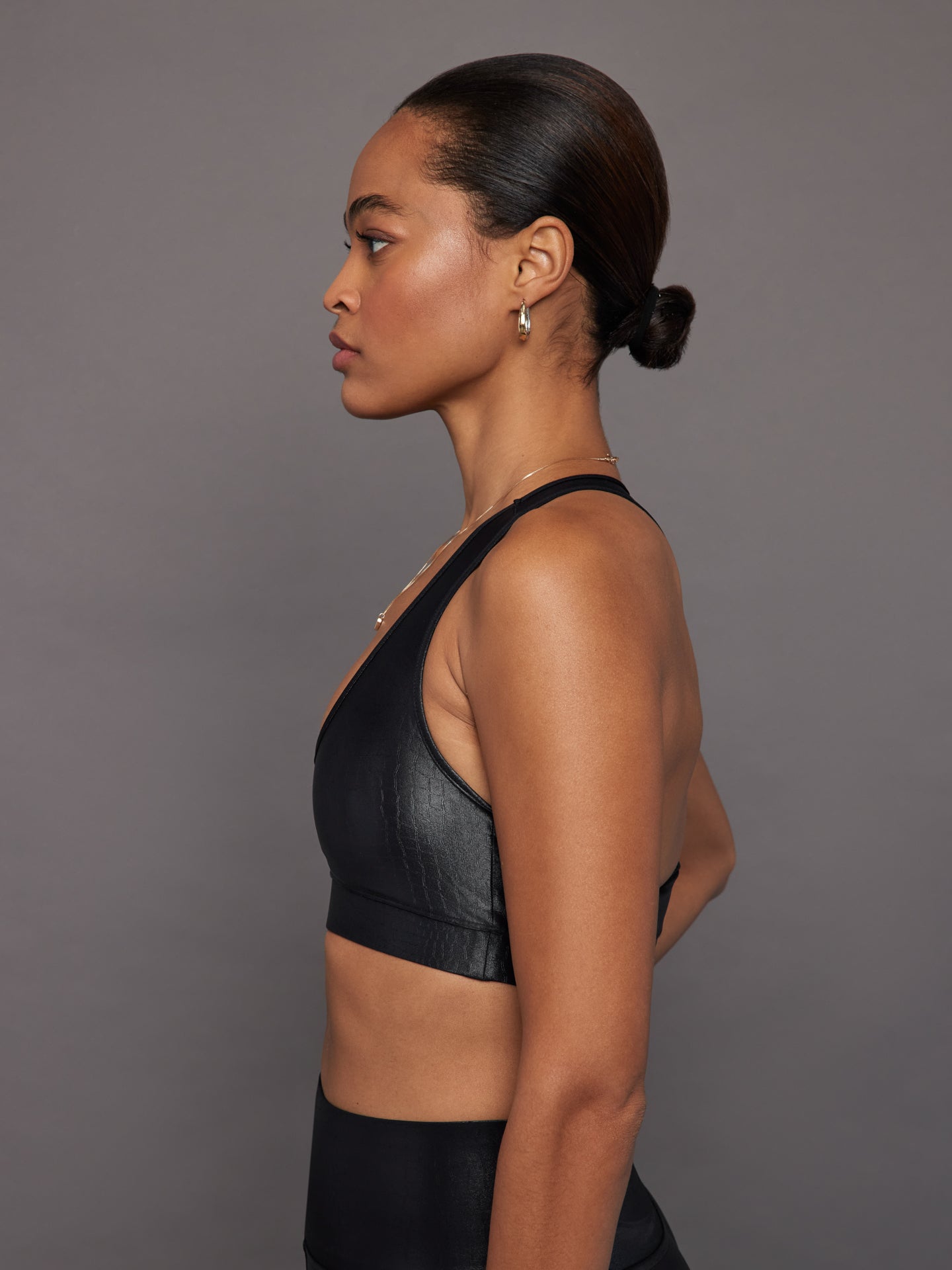 Carbon38 Action Bra 2.0 in Croc Takara Shine - Black