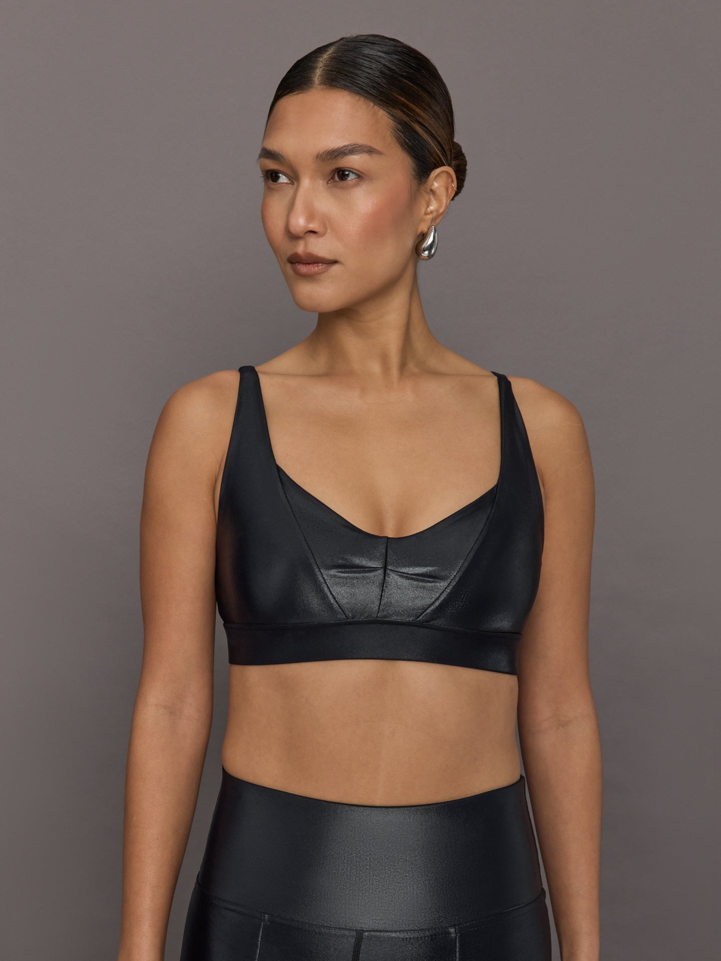 Carbon38 Soft Sculpt Sports Bra in Takara Shine - Black