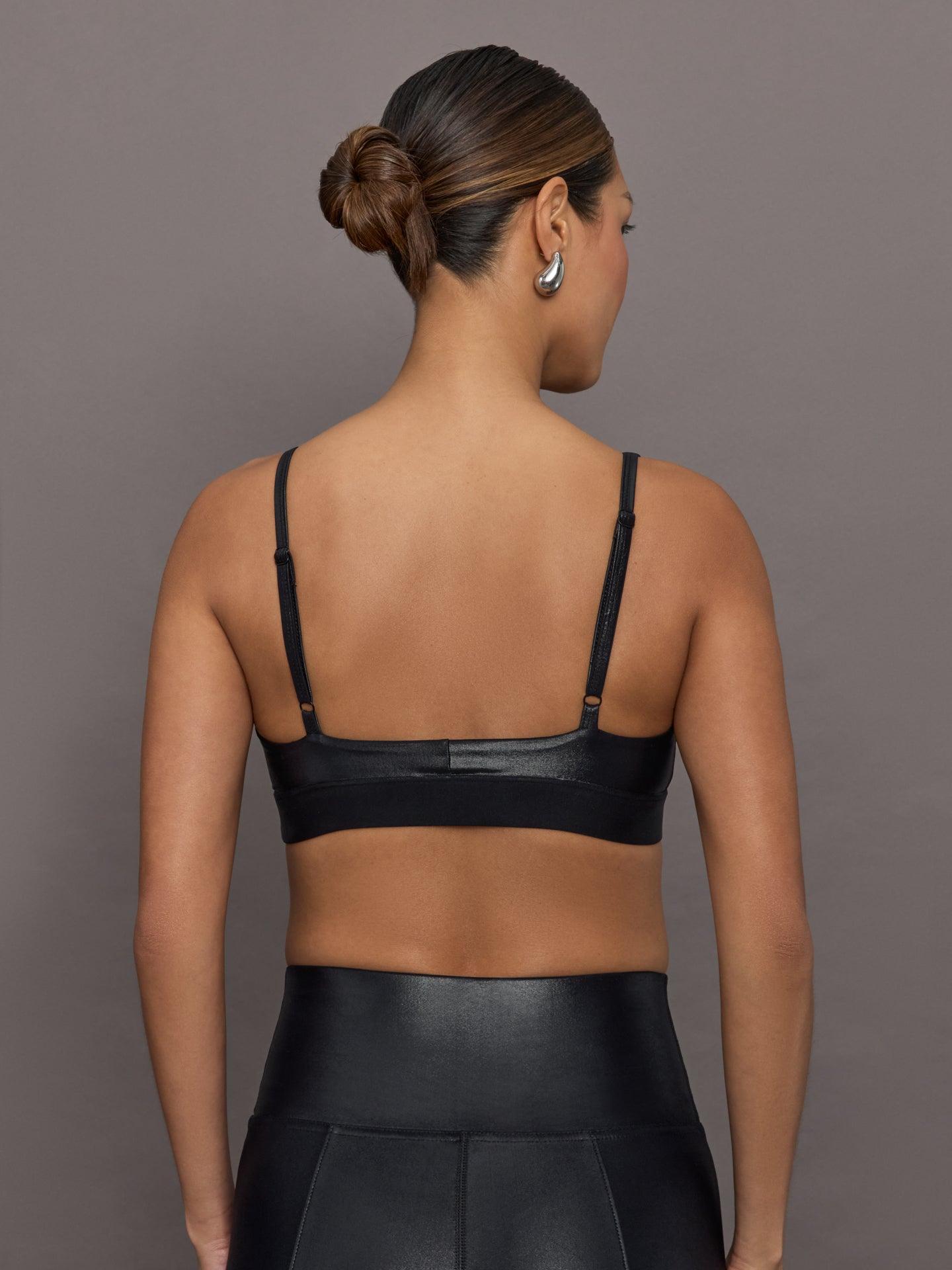 Carbon38 Soft Sculpt Sports Bra in Takara Shine - Black