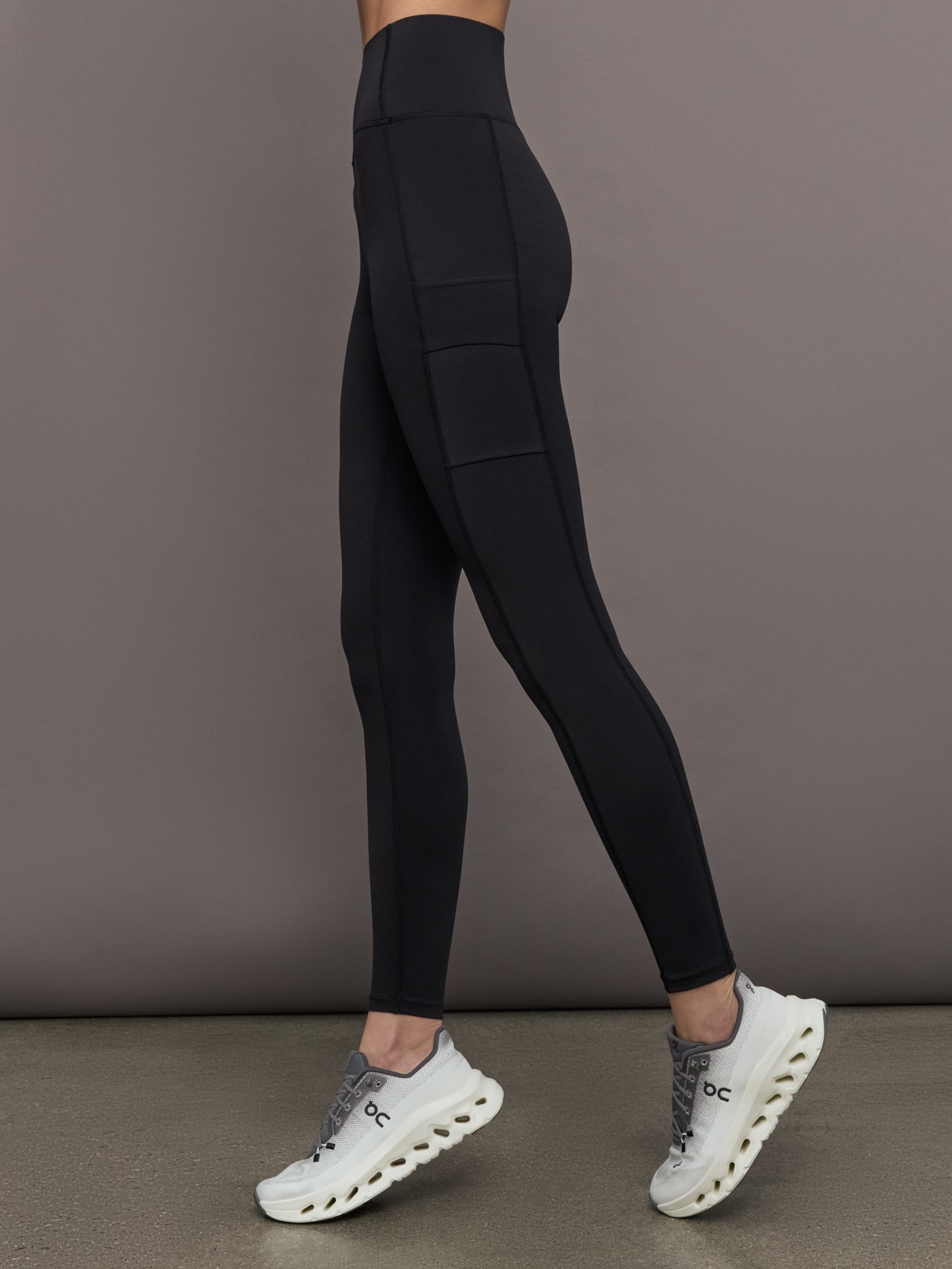 Carbon38 High Rise Pocket Legging in Diamond Compression - Black